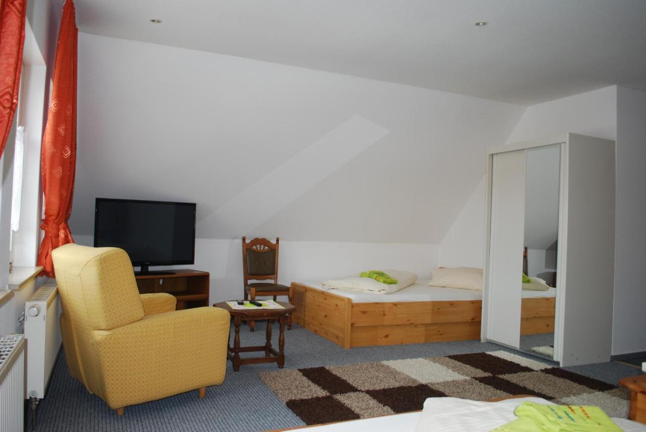 Landhotel Bienstadt Georgenthal  Extérieur photo